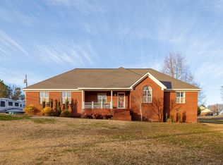 517 Camberwell Dr, Killen, AL 35645