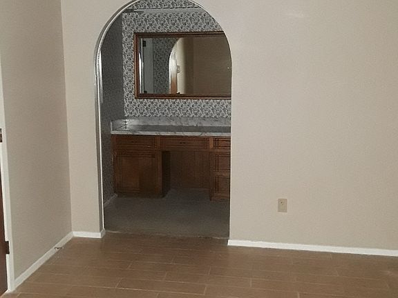2nd image of 1931 Briar Meadow Dr