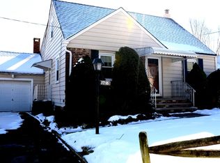 37-16 Van Duren Ave, Fair Lawn, NJ 07410