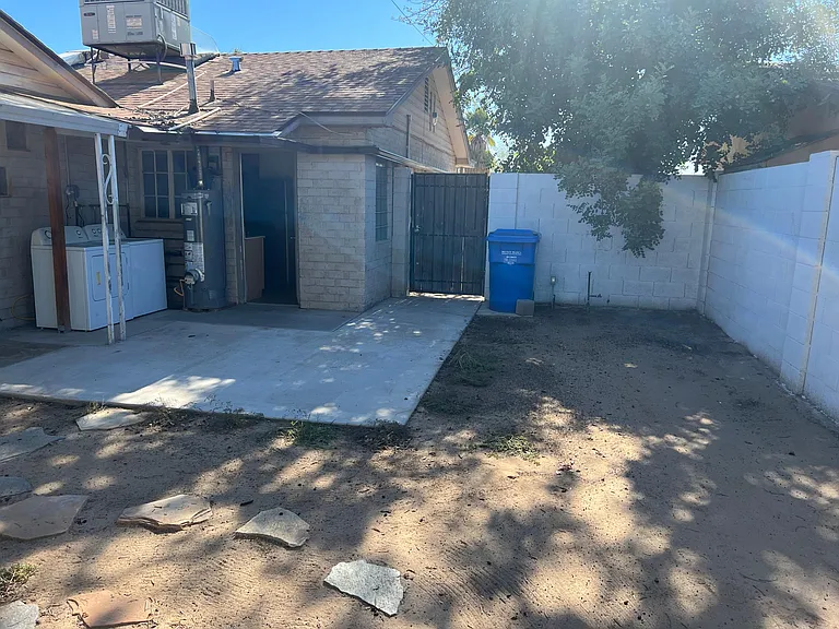 2034 W Cypress St — Photo 18