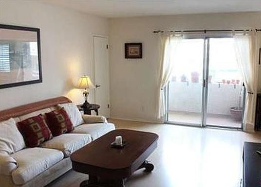 1st image of 1325 Wellesley Ave APT 208