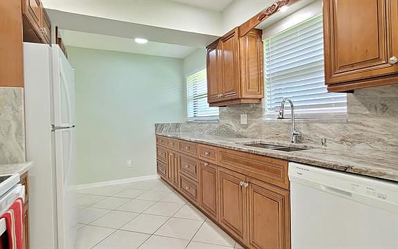 5th image of 3247 Shadow Wood Dr