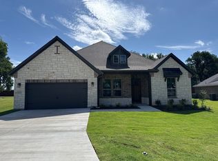 412 Guadeloupe Ln, Springtown, TX 76082