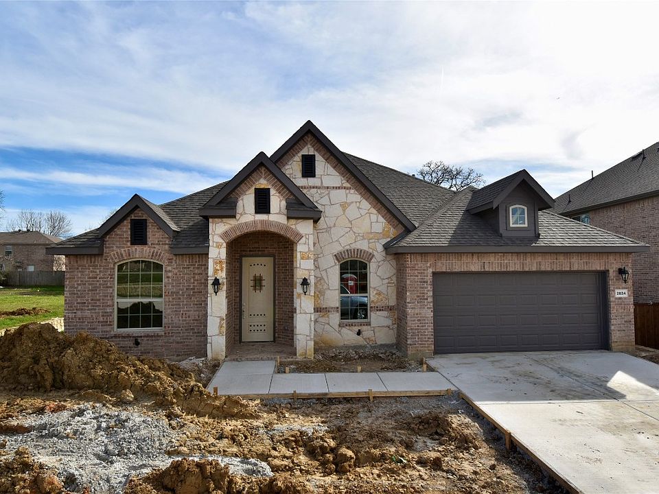 1st image of 2824 Dickinson Dr