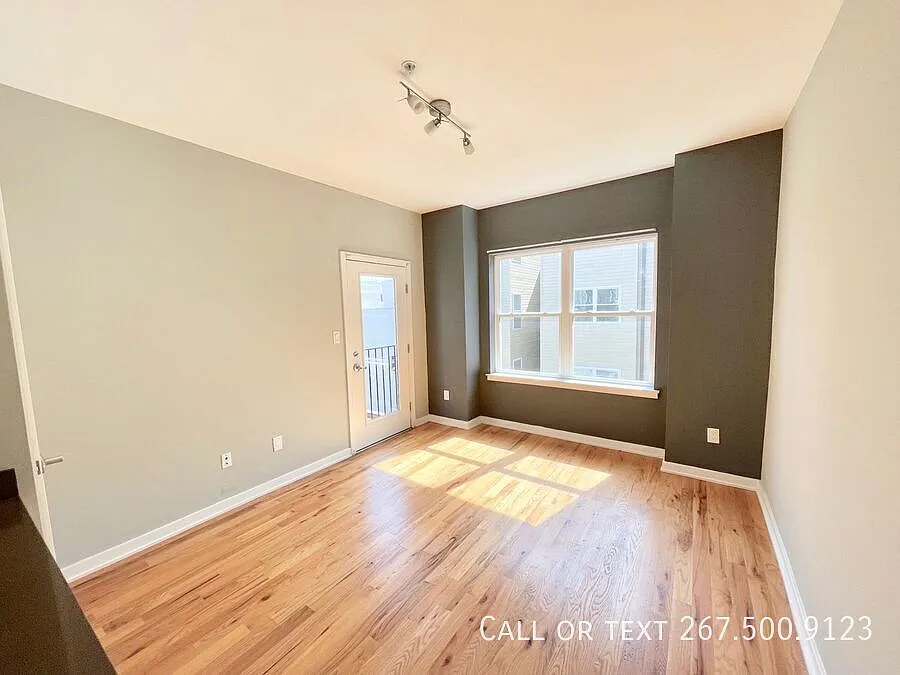 Building Photo - 533 Budd St #1O