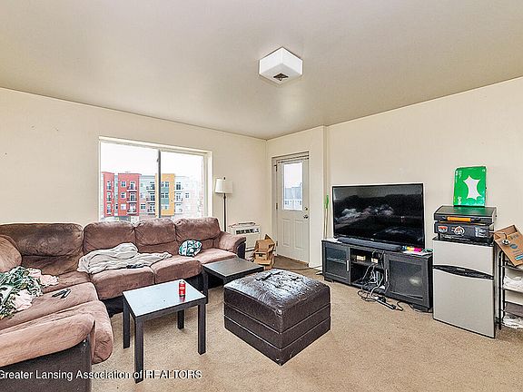 4th image of 351 Oakhill Ave APT 300