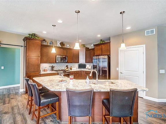 3rd image of 1291 White Birch Dr