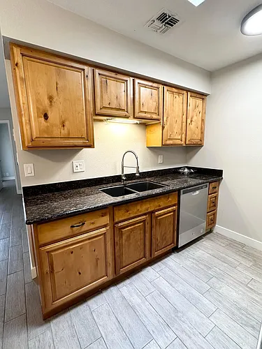 311 W Blackhawk Dr #6 Photo 1