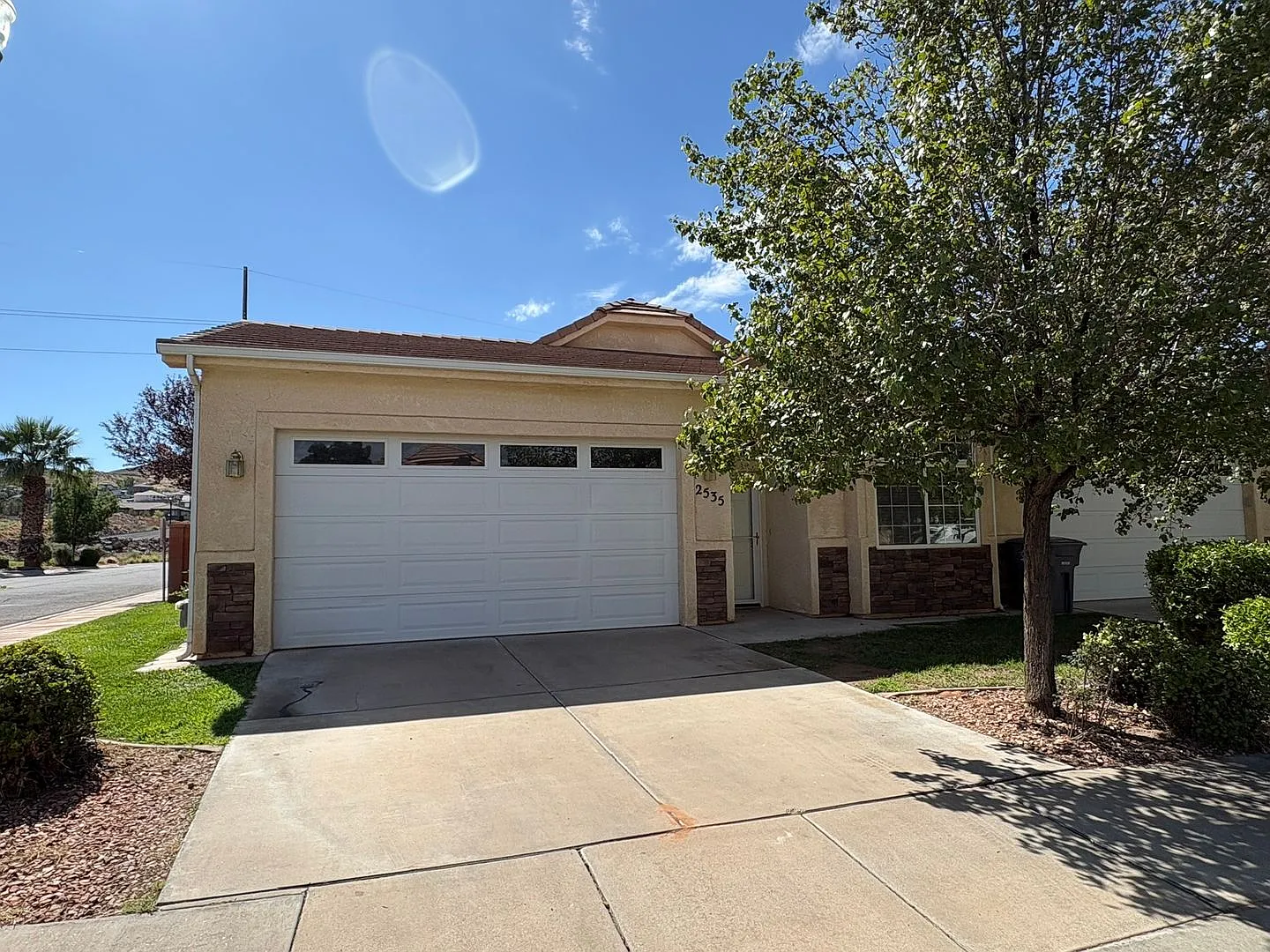 3 Bed 2 Bath Townhouse In Hurricane — Photo 1