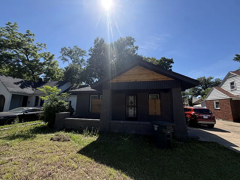625 N Hollywood St — Photo 2