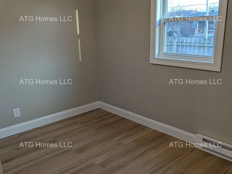 1006 N Carver St — Photo 7
