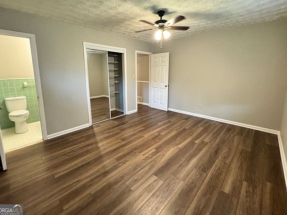 4th image of 452 Windsor Dr SW