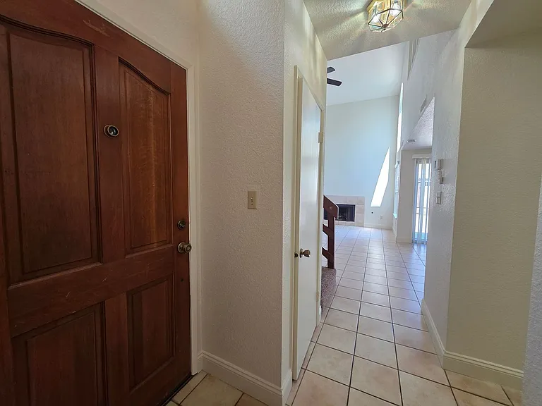 1109 E Orangeburg Ave #16 — Photo 5