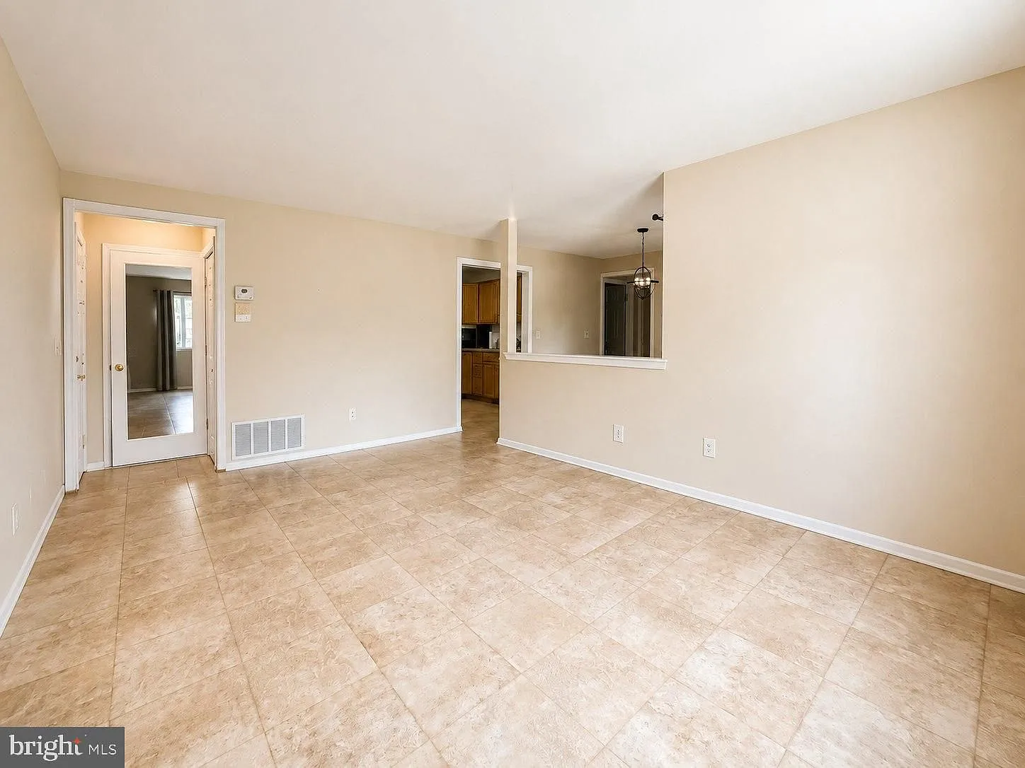 2 bed, 964 sqft, $2,300 — Photo 4