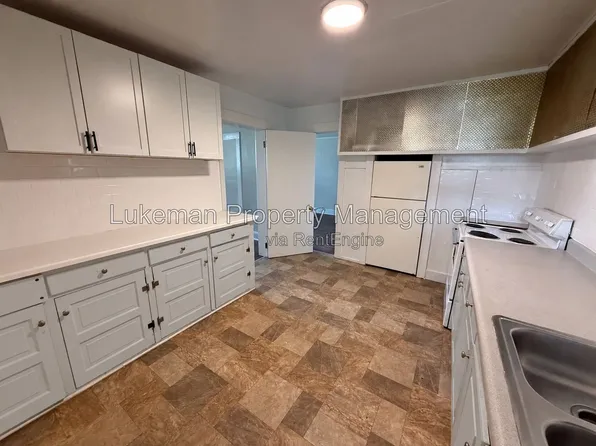 447 W Walnut St, Kalamazoo, MI