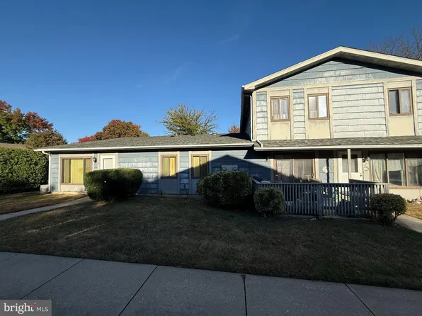 5 Maplewood Ct, Paulsboro, NJ 08066