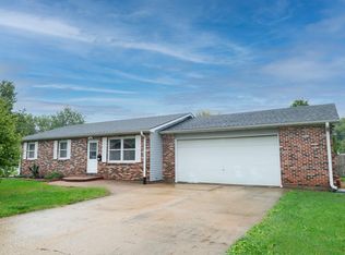 201 S Hannah Ave, Mount Morris, IL 61054