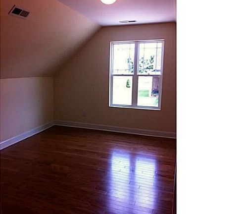 4th image of 5936 Whitehawk Hill Rd #322