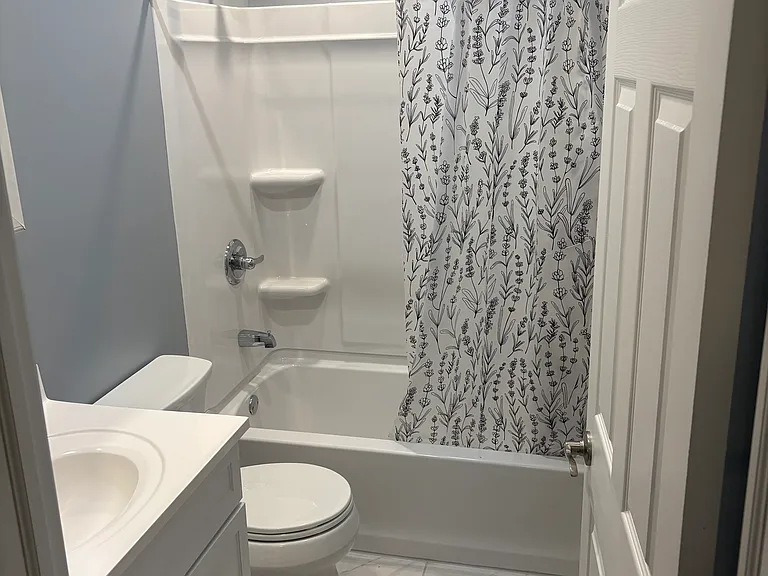 110 E Kauffman St — Photo 7