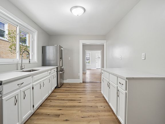 5th image of 906 State St