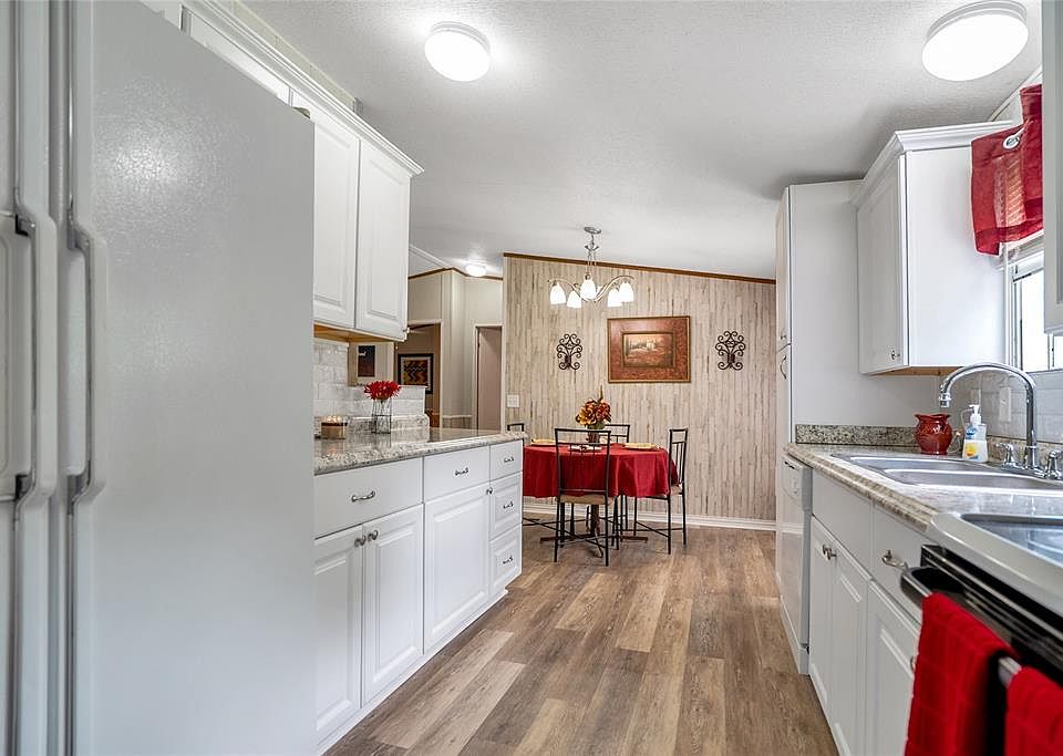1st image of 109 Ashley Ln