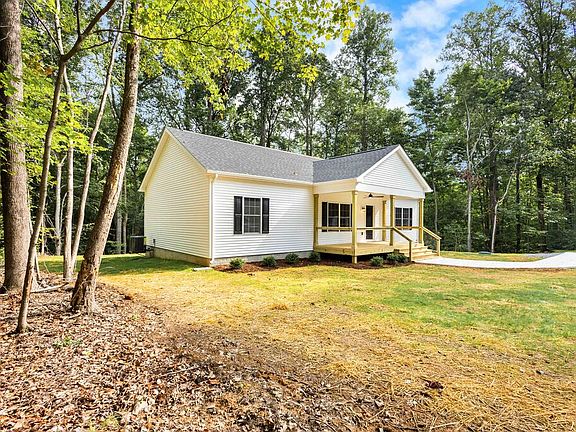 5th image of 111 General Lee Ct