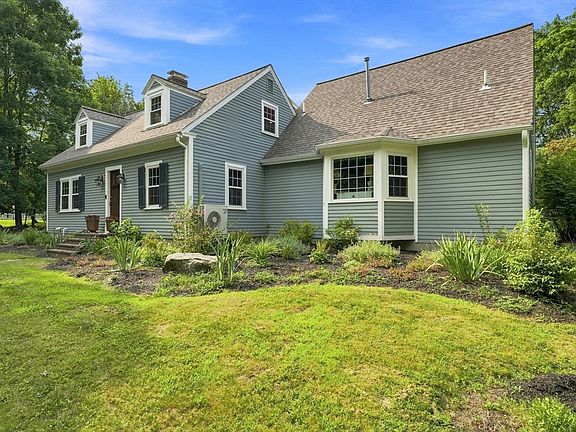 3rd image of 26 Concord Rd