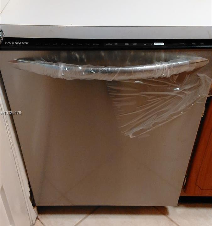 1st image of 115 Calabria Ave APT 11