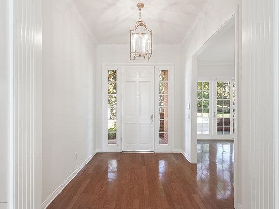 2nd image of 2438 Waldemar Dr