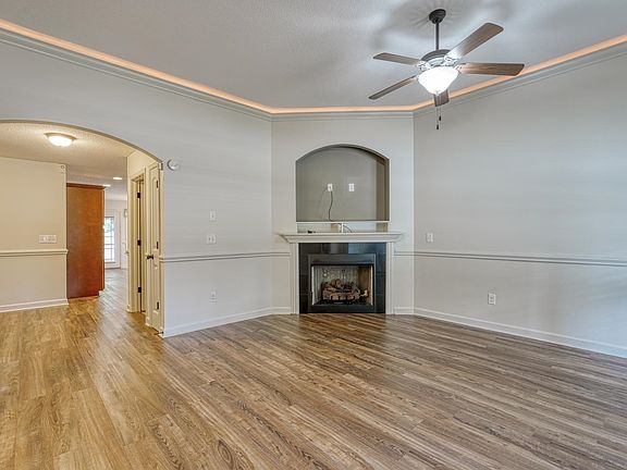 4th image of 560 Semillon Ln