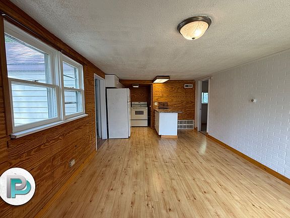 3rd image of 5288 S Shore Dr