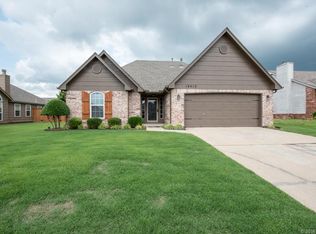 19913 E 37th Pl S, Broken Arrow, OK 74014