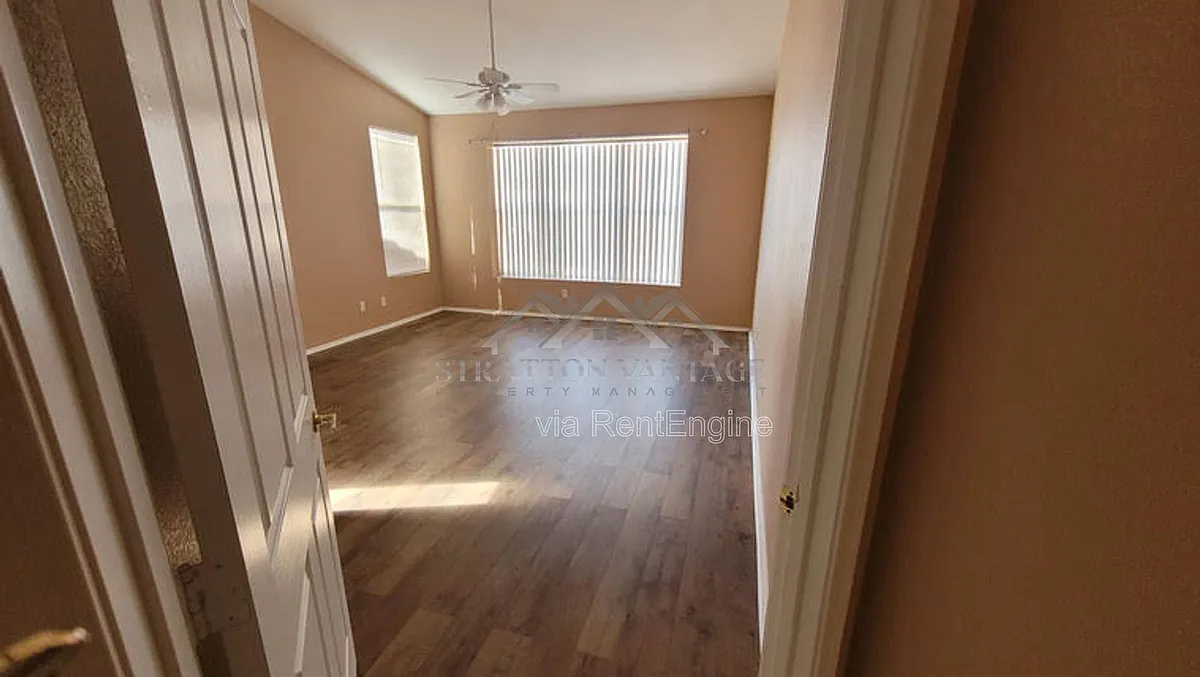Building Photo - 6714 W Wahalla Ln