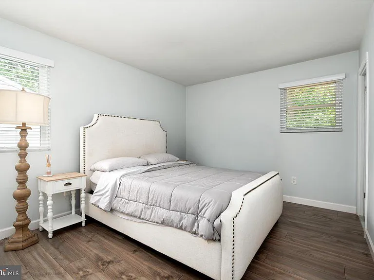 1005 Magothy Park Ln — Photo 17