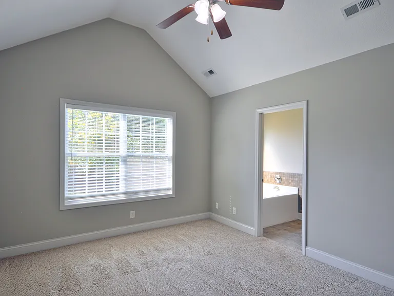 404 Leslie Wood Dr — Photo 18