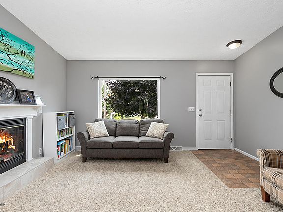 4th image of 655 Macomb Ave NW