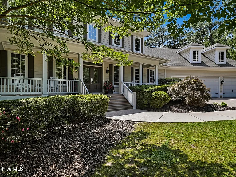 120 Woodenbridge Ln — Photo 3