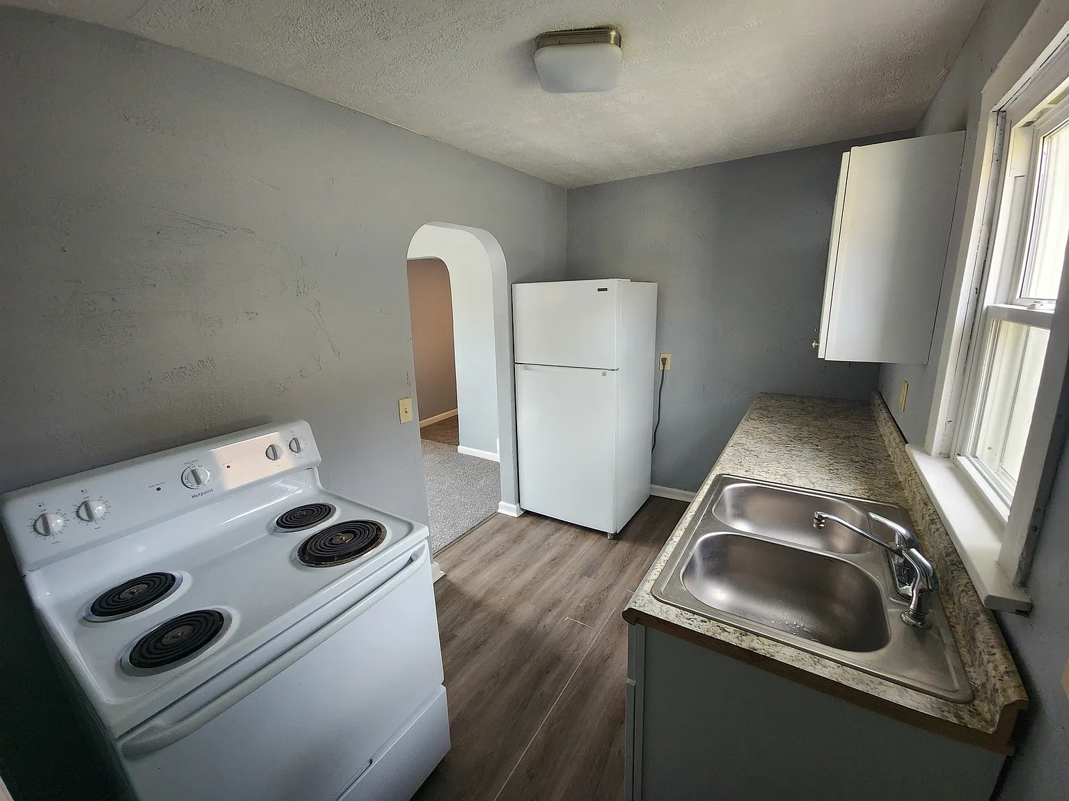 3 bed, 1.5 bath, 1020 sqft, $1,375 — Photo 4