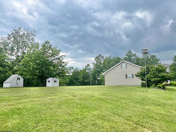 3rd image of 200 Heckel Ln