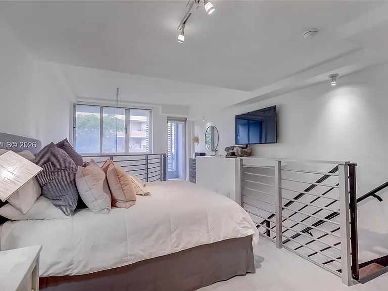 3339 Virginia St #323 — Photo 30