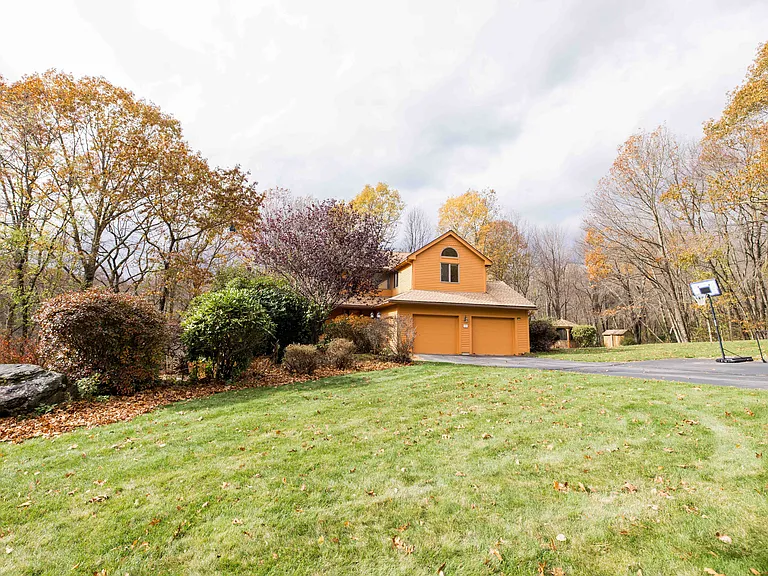 18 Clifford Ave — Photo 48