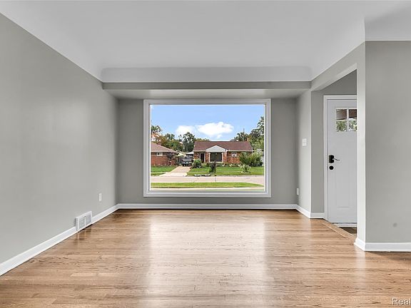 4th image of 8577 Dixie Ln