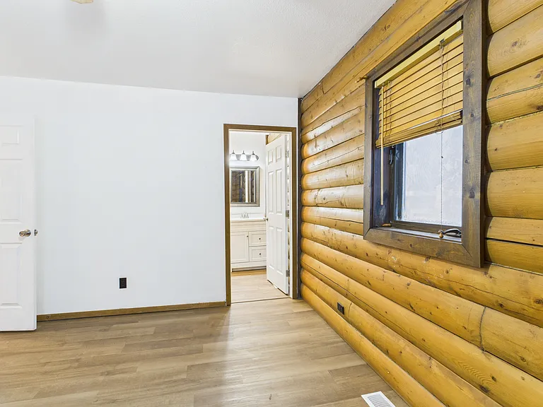 2587 Rachel Ct — Photo 14