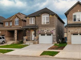22 Pondcliffe Dr, Kitchener, ON N2R0M1