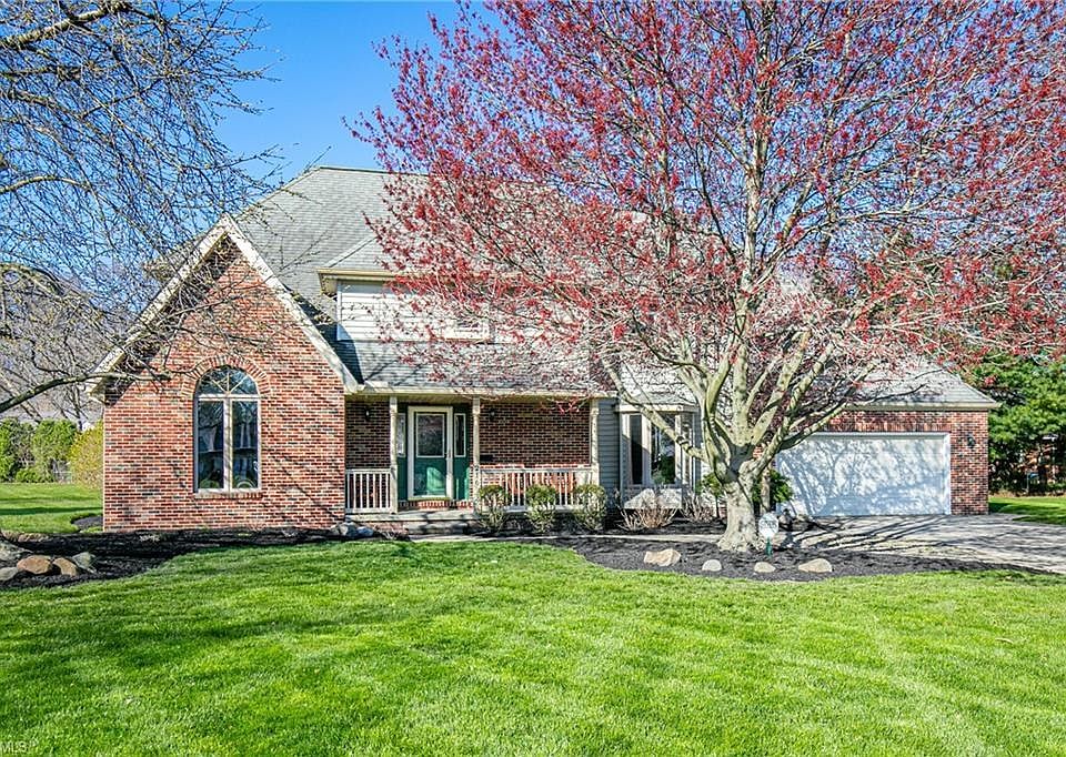 1st image of 216 Wells Ct