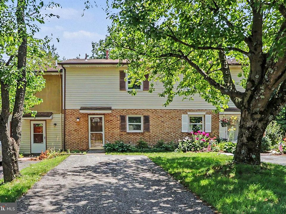 1st image of 3 Dartmouth Ct