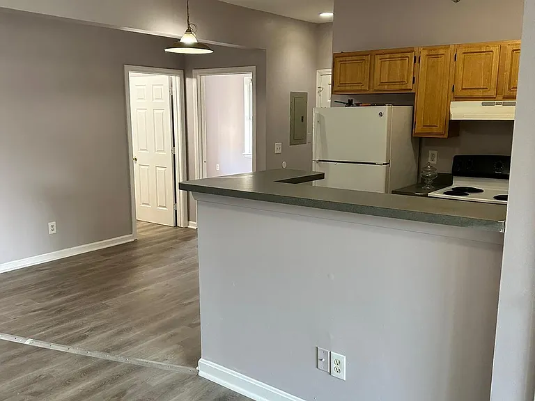 487 New Britain Ave #1 — Photo 2