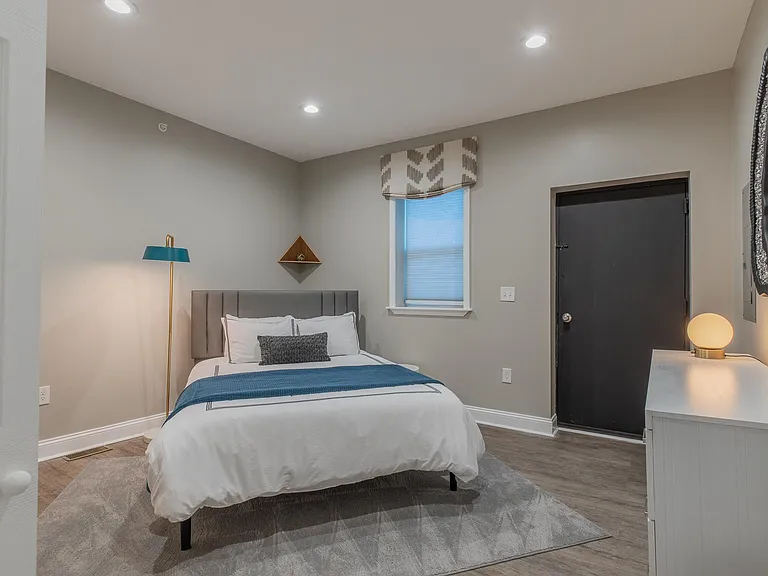 3221 Noble St #3 — Photo 12