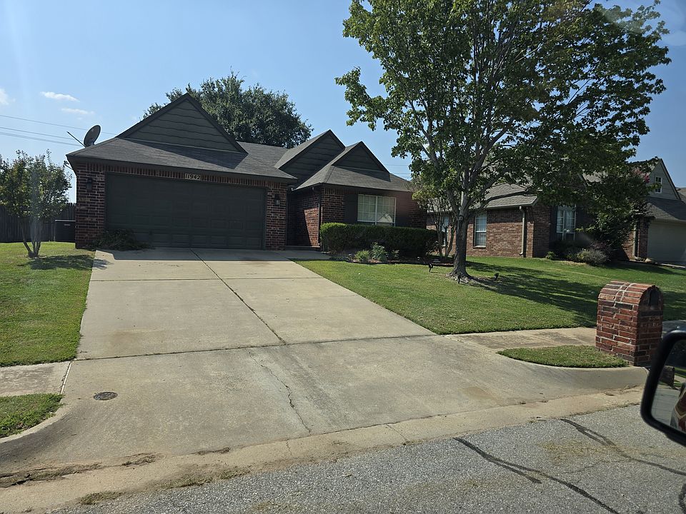 1st image of 11942 S 98th Ave E