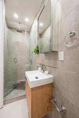 Bathroom, photo 1
